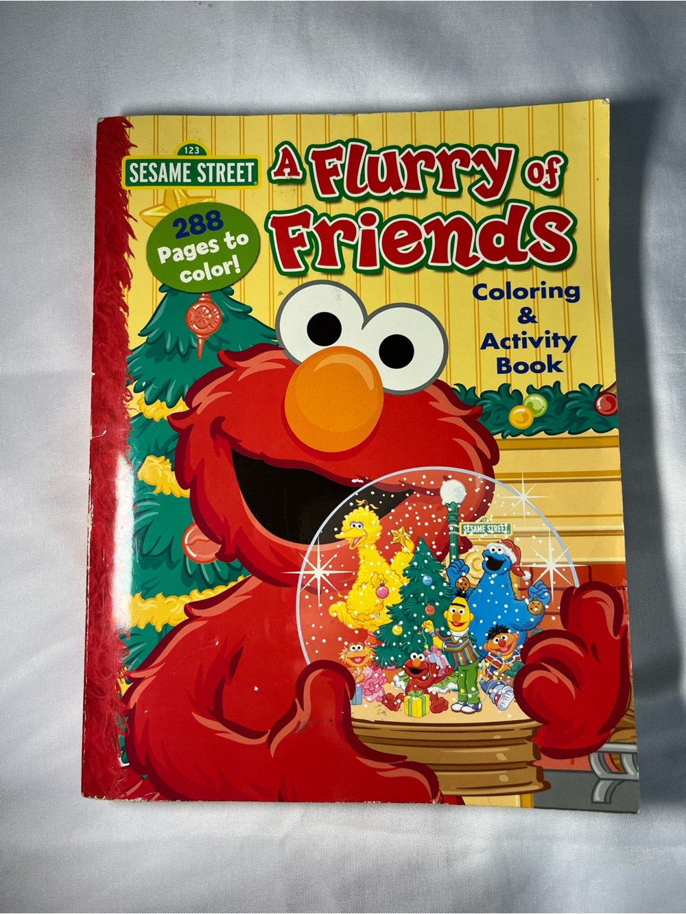 2009 Sesame‎ Street A Flurry of Friends Coloring Activity Book 288 Pages New